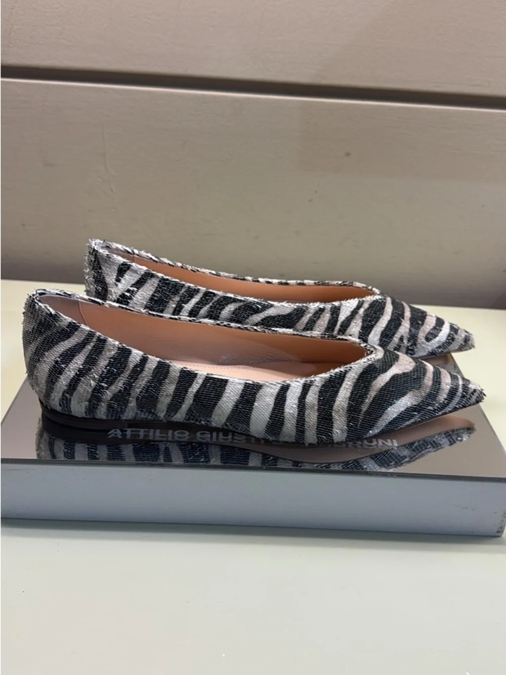 AGL Zebra-Print made in italy Pointed Toe Flats in Black and White NWT
